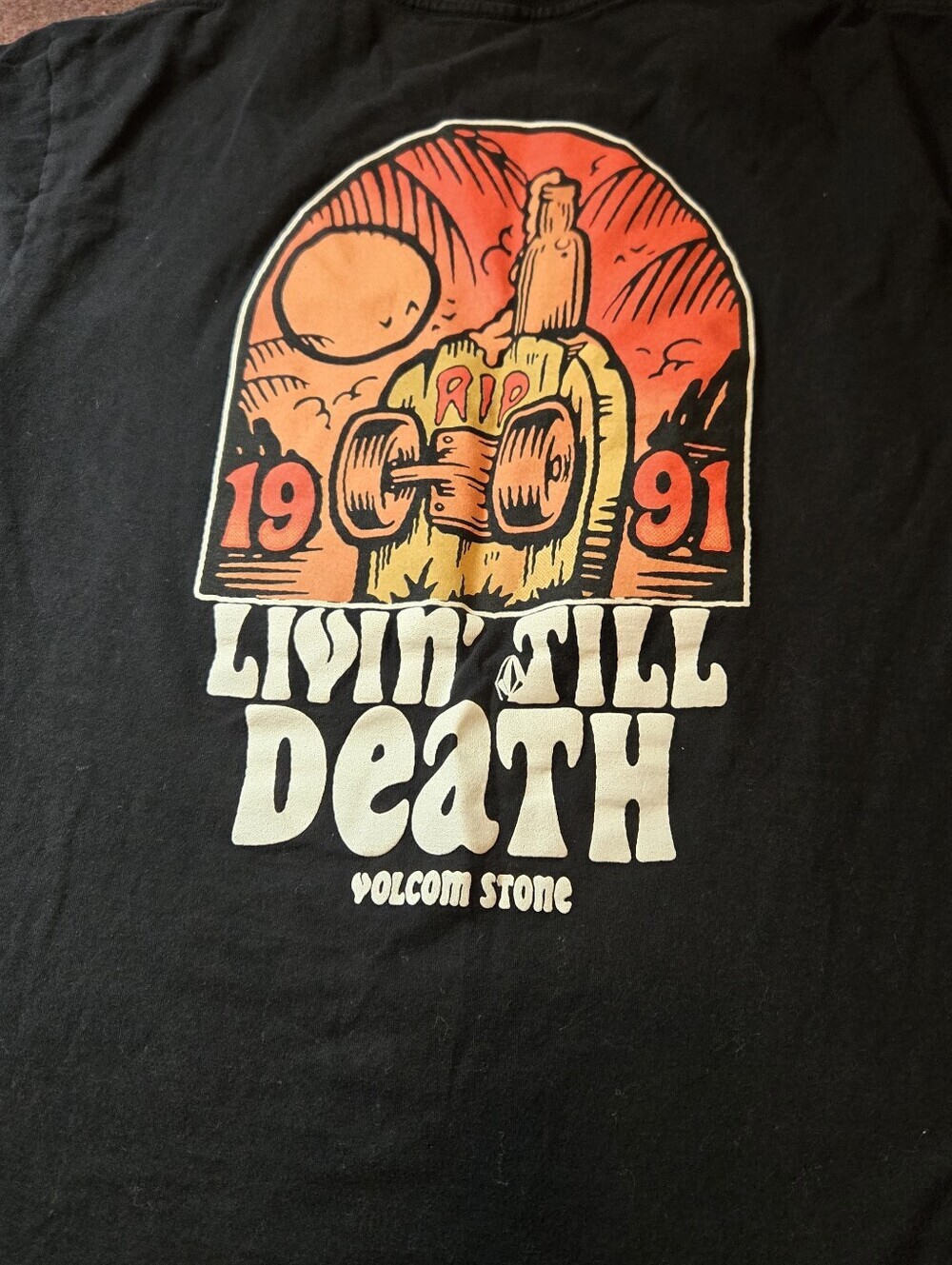 Volcom T-shirt "Livin' Till Death" Graphic Back Size Large Shirt Sleeve